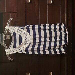 Maternity shirt size small